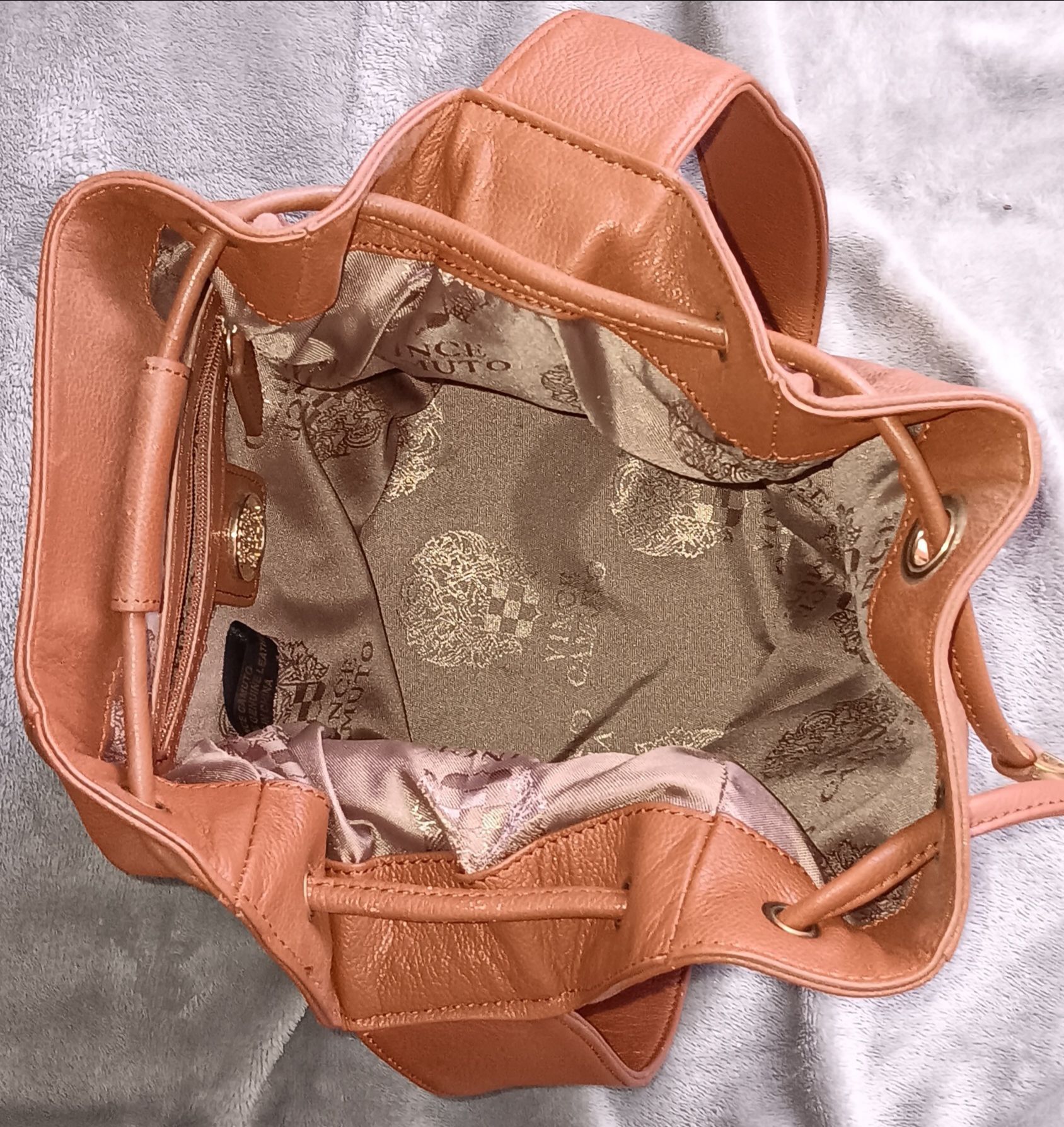 Vince Camuto Pippa Leather Drawstring Bucket Bag - Cognac - photo 5