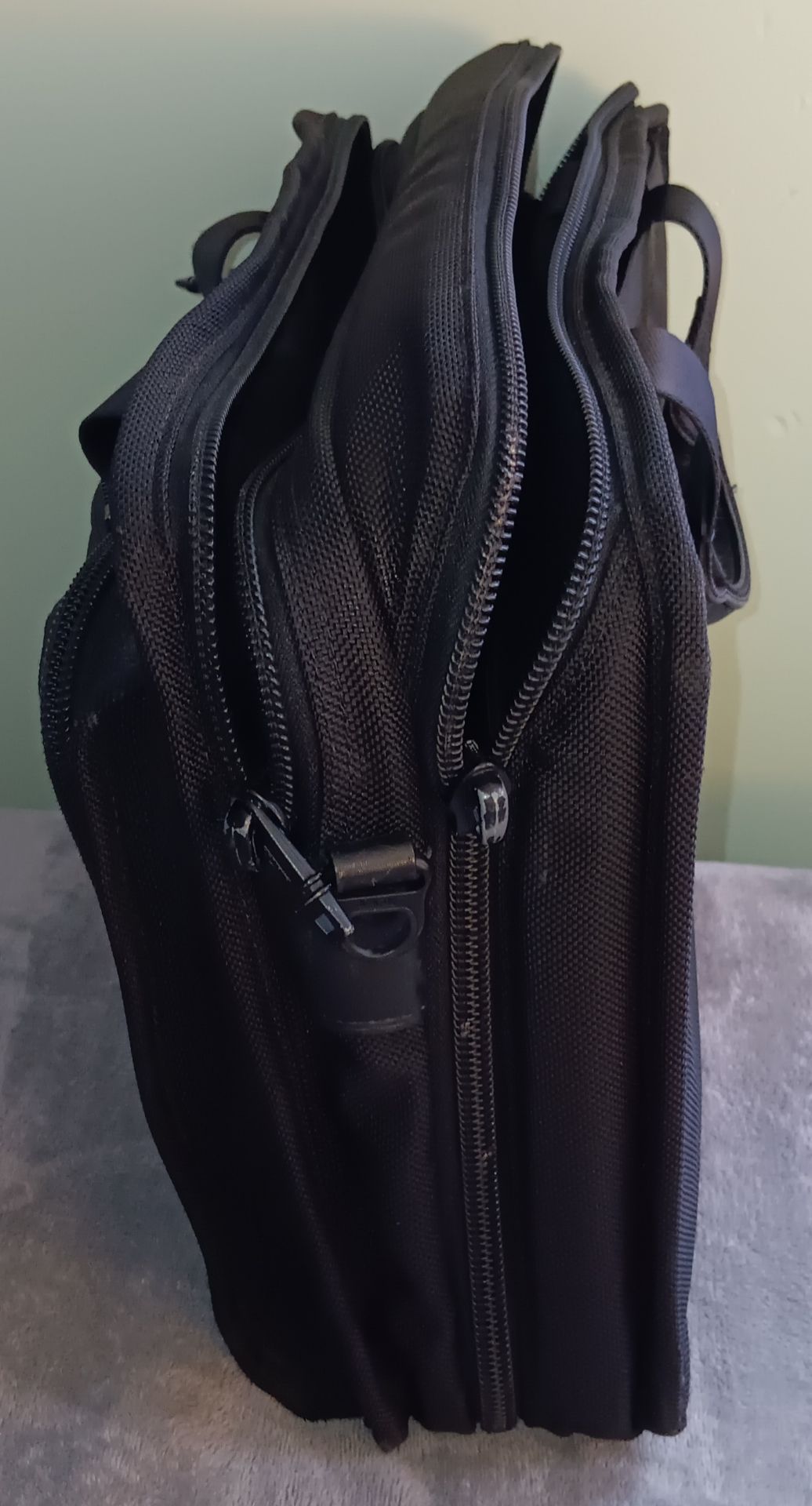 TUMI Alpha 2 Expandable Laptop Brief 26141 15" Black - photo 4