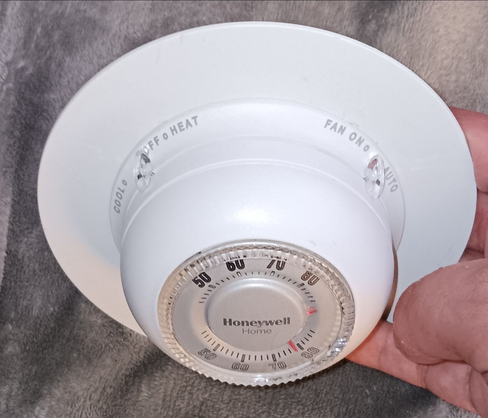Honeywell Home The Round Thermostat - Heat/Cool - Like New - photo 2