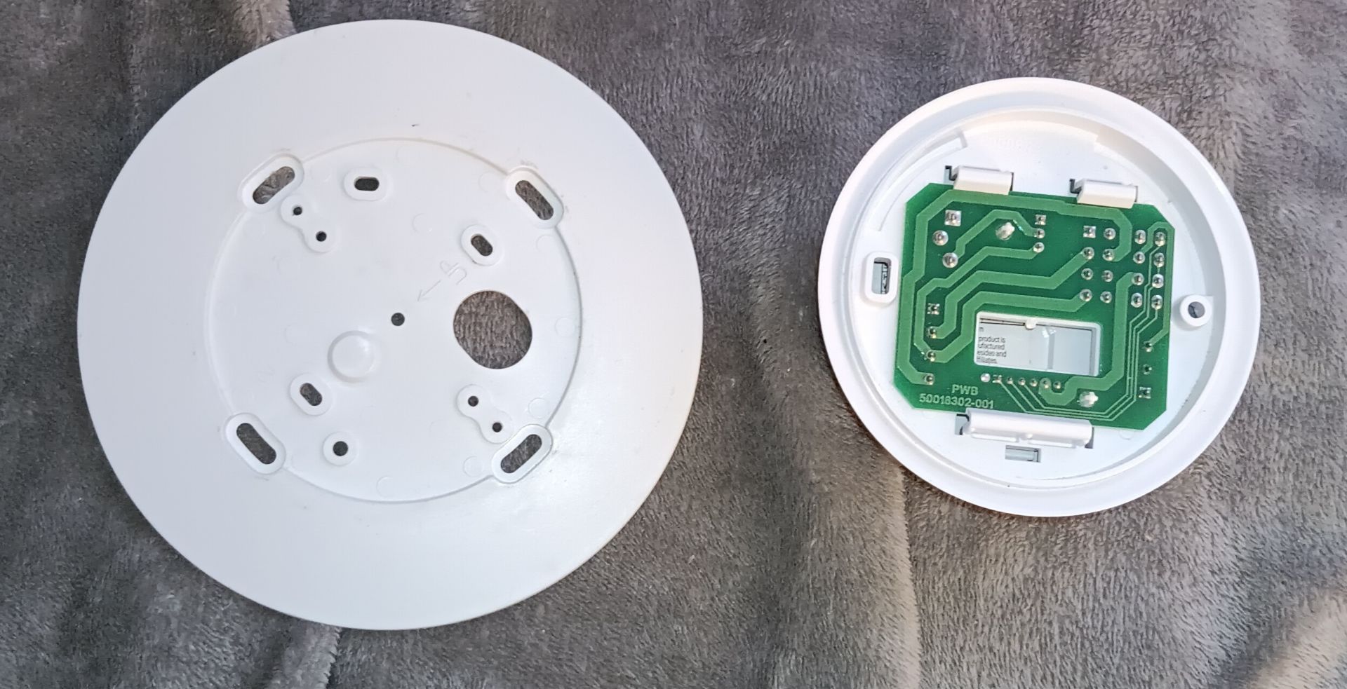 Honeywell Home The Round Thermostat - Heat/Cool - Like New - photo 3