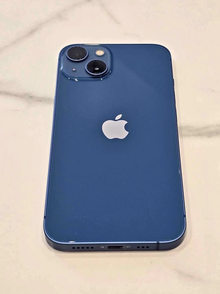 Apple iPhone 13 - Blue