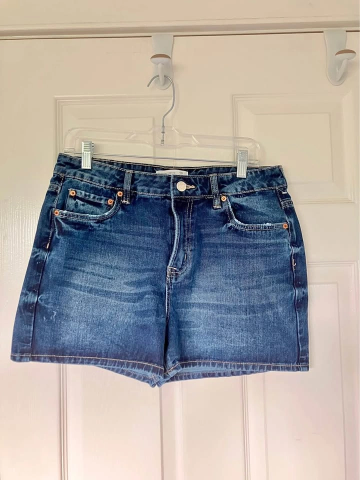 Women’s blue denim jean shorts size 10/30W/medium - Bluenotes