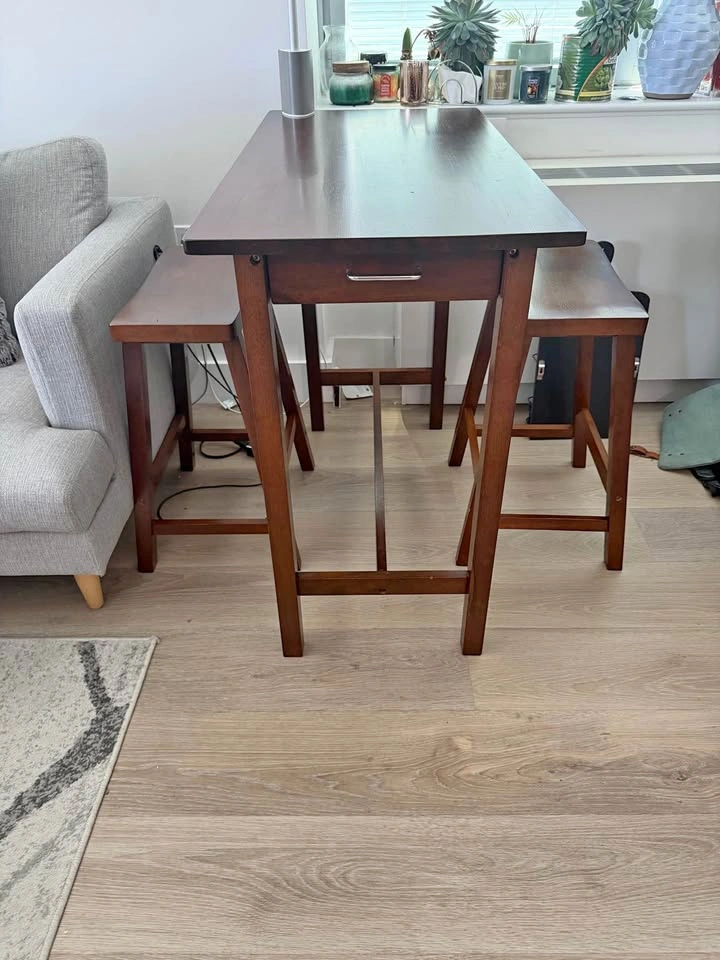 High Top Dining Table with two Stools 38x18