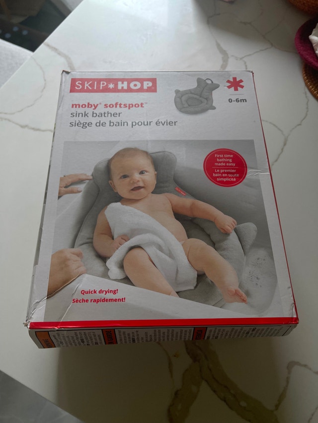 New SKIP HOP moby softspot sink bather