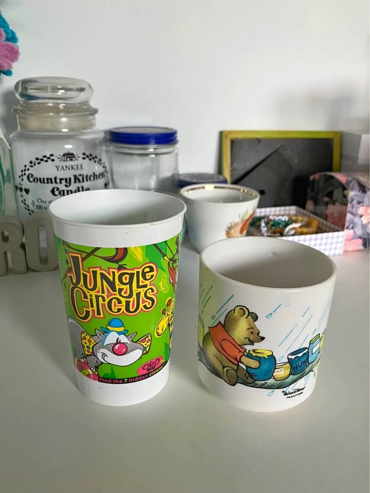 Free kids plastic drinkware