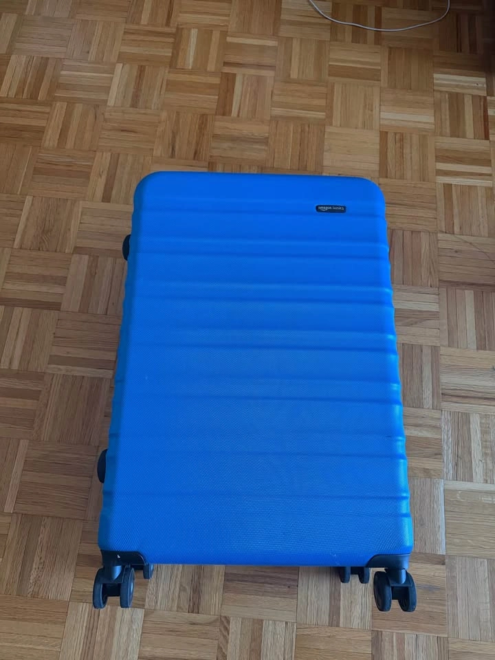 Amazon Basics 30" Hardside Large Checked Luggage, Expandable - photo 2