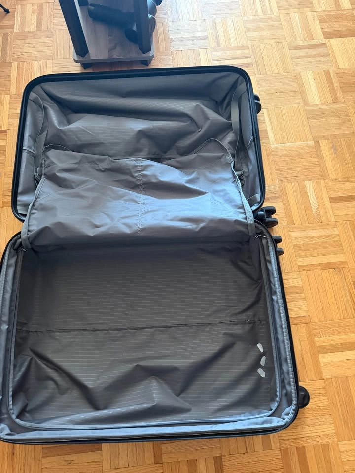 Amazon Basics 30" Hardside Large Checked Luggage, Expandable - photo 4