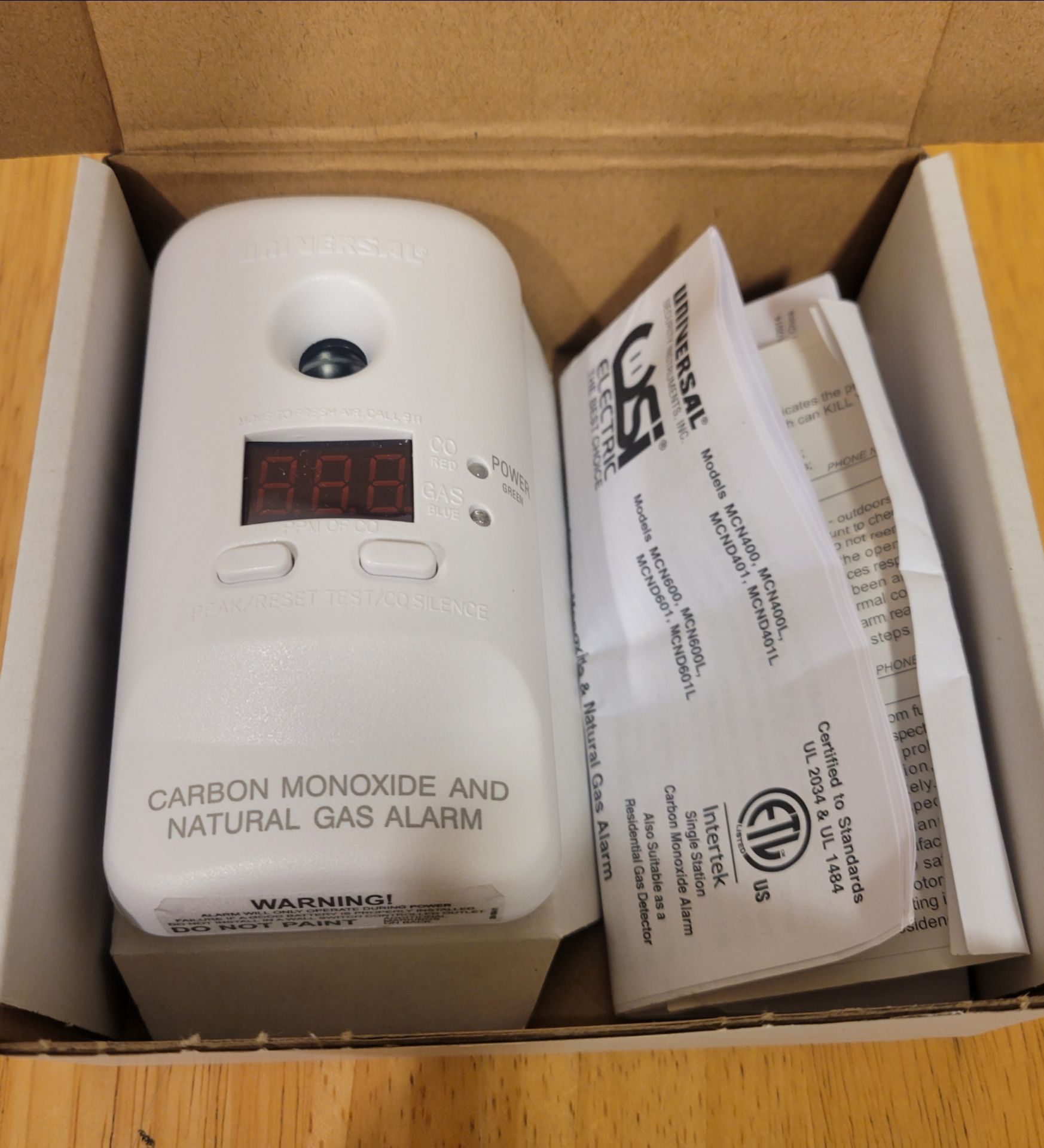 2-in-1 Universal Plug-In Carbon Monoxide & Natural Gas Alarm - photo 2