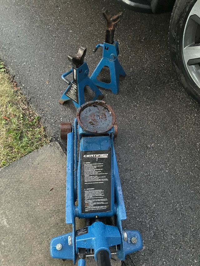 Used 3 ton lift jack with 2 pcs 3 ton stand - photo 4