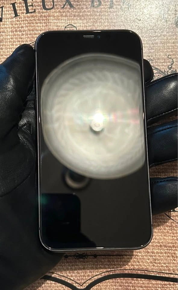 (90%) iPhone 11 64GB - Excellent Condition + Accessories - photo 3