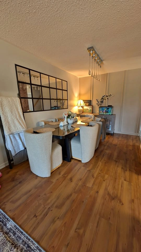 Semi Detached House in Oshawa For Rental
