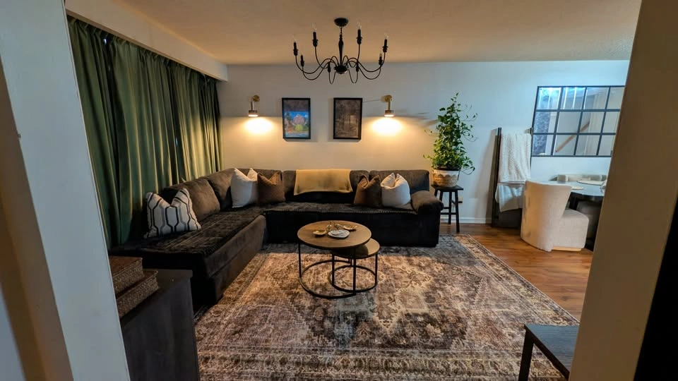 Semi Detached House in Oshawa For Rental - photo 2