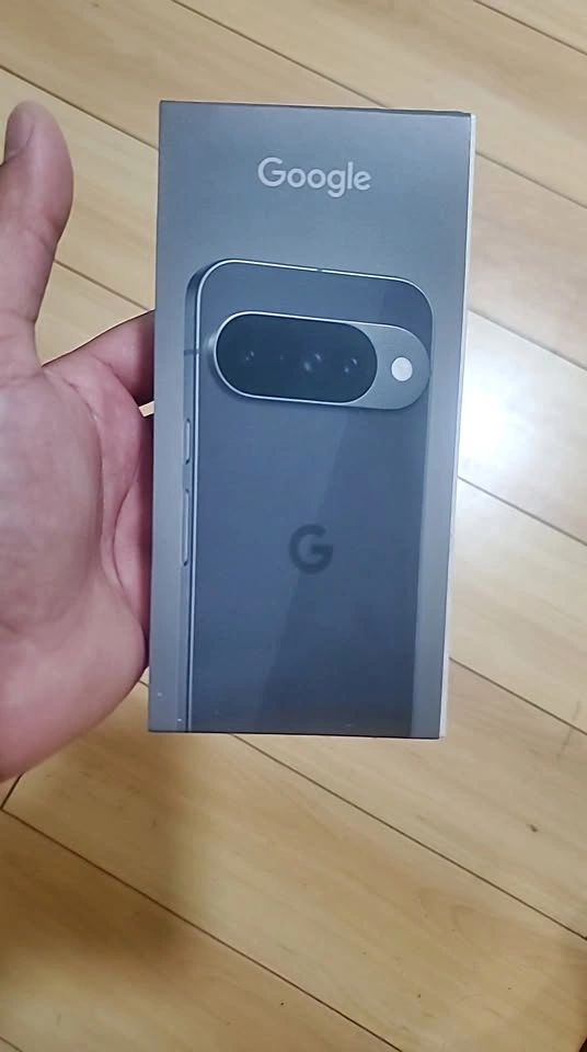 Google Pixel 10 BNIB SEALED