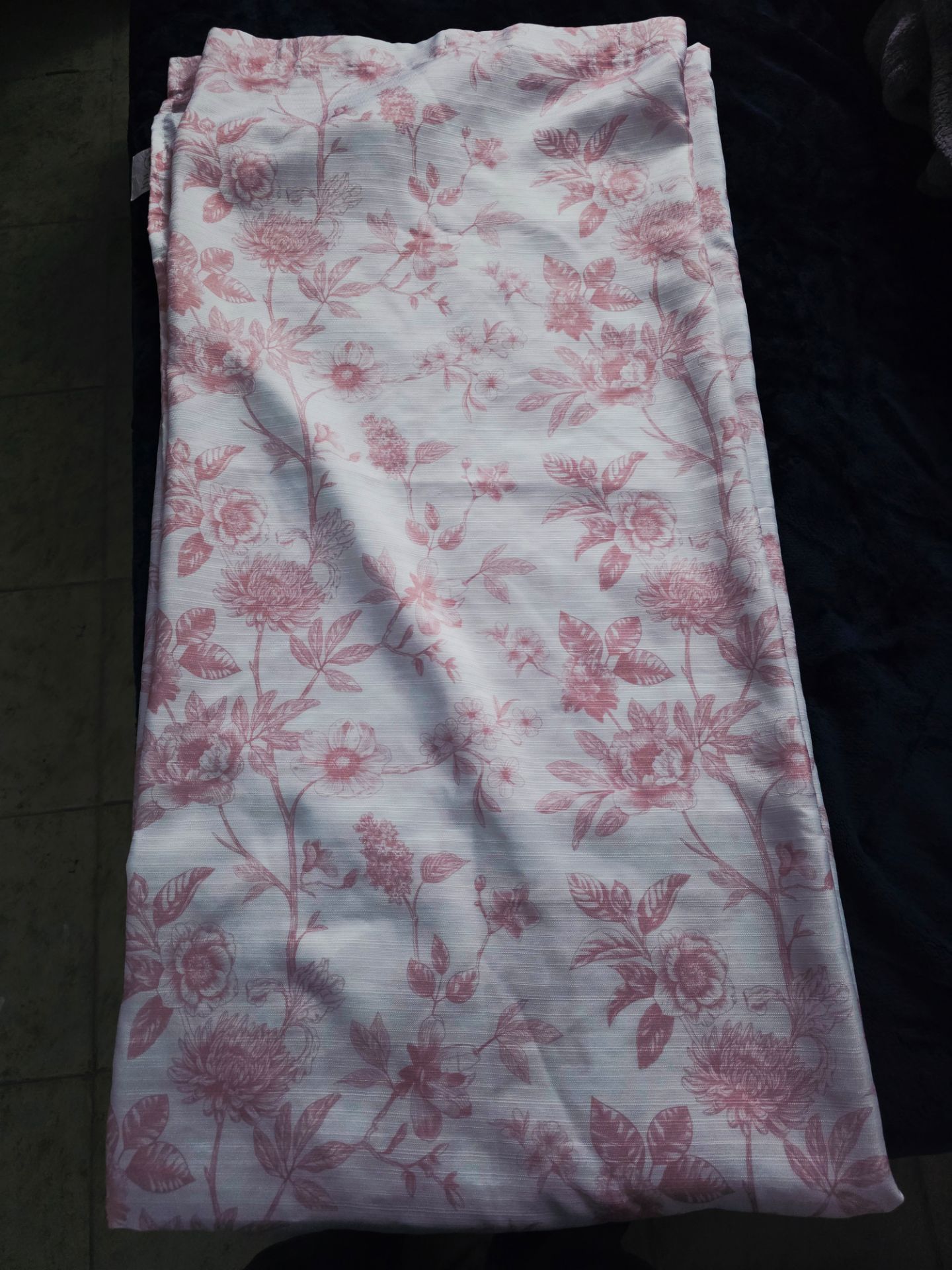 Pink shower curtain - photo 2