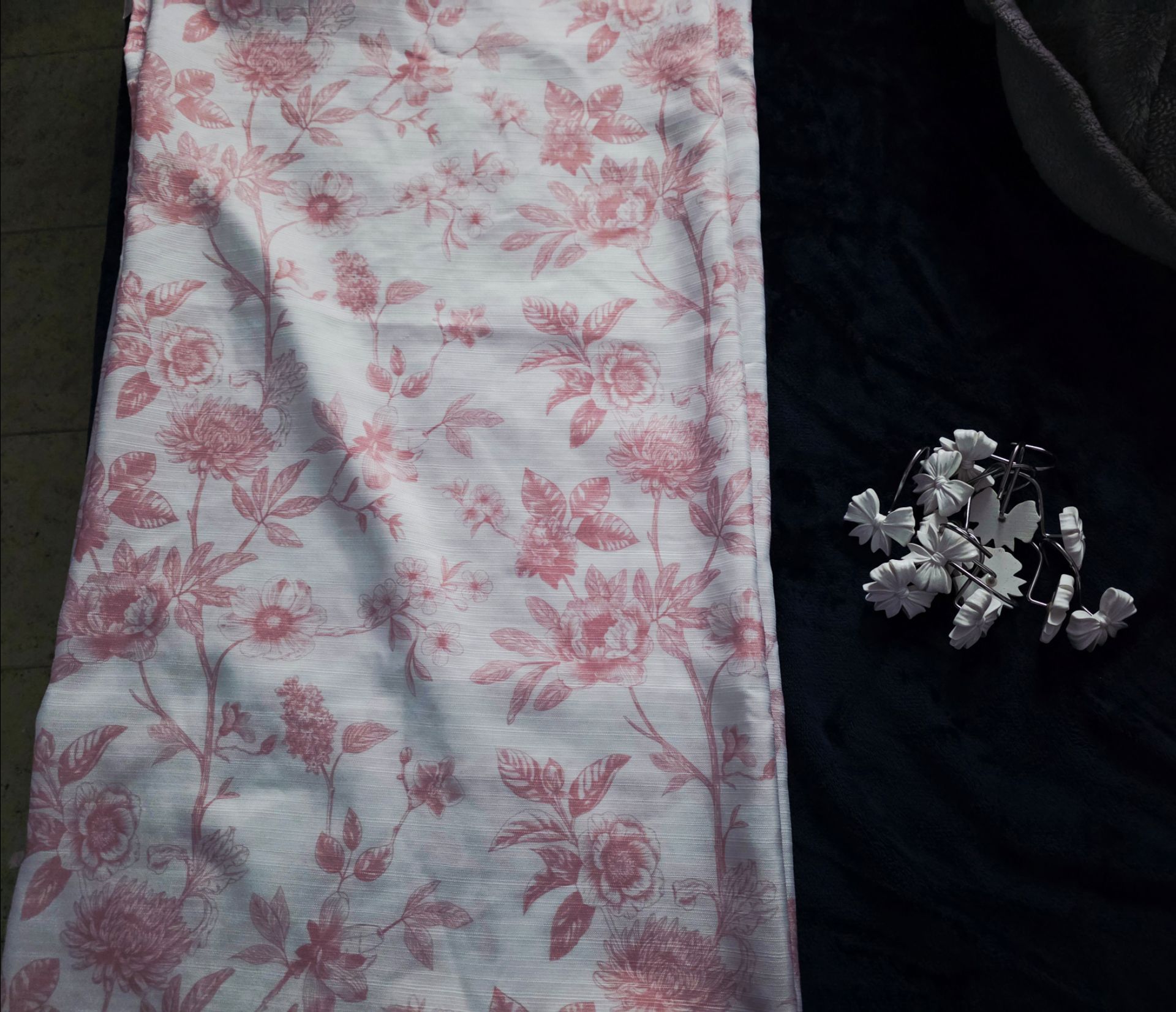 Pink shower curtain - photo 4