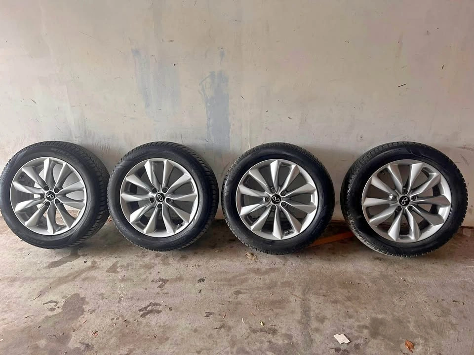 Infiniti Wheels with Pirelli 235/55 R19 Tires