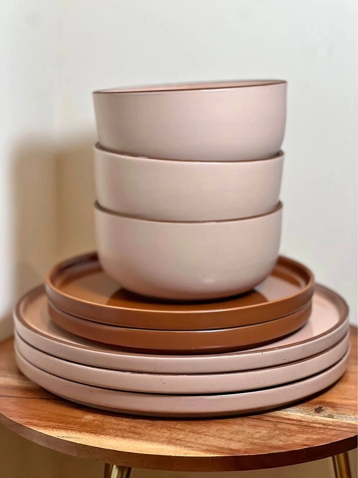 Our Place Ceramic Dinnerware Set (8 Pieces) – Pink & Terracotta