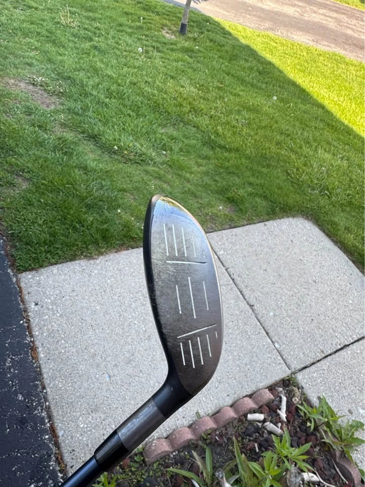 Callaway Rogue St Max LH 5 Wood used with head cover - photo 3
