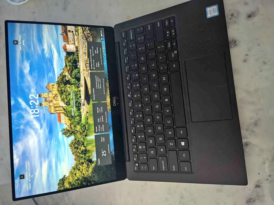 Dell XPS 13 9370 Laptop