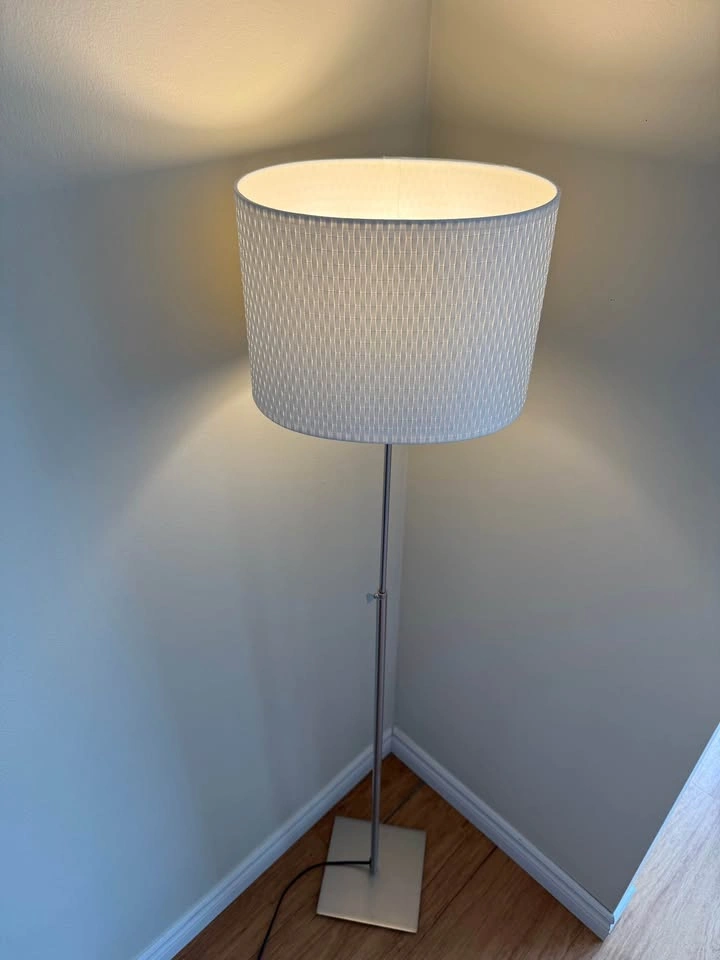 Height-adjustable floor lamp - photo 3