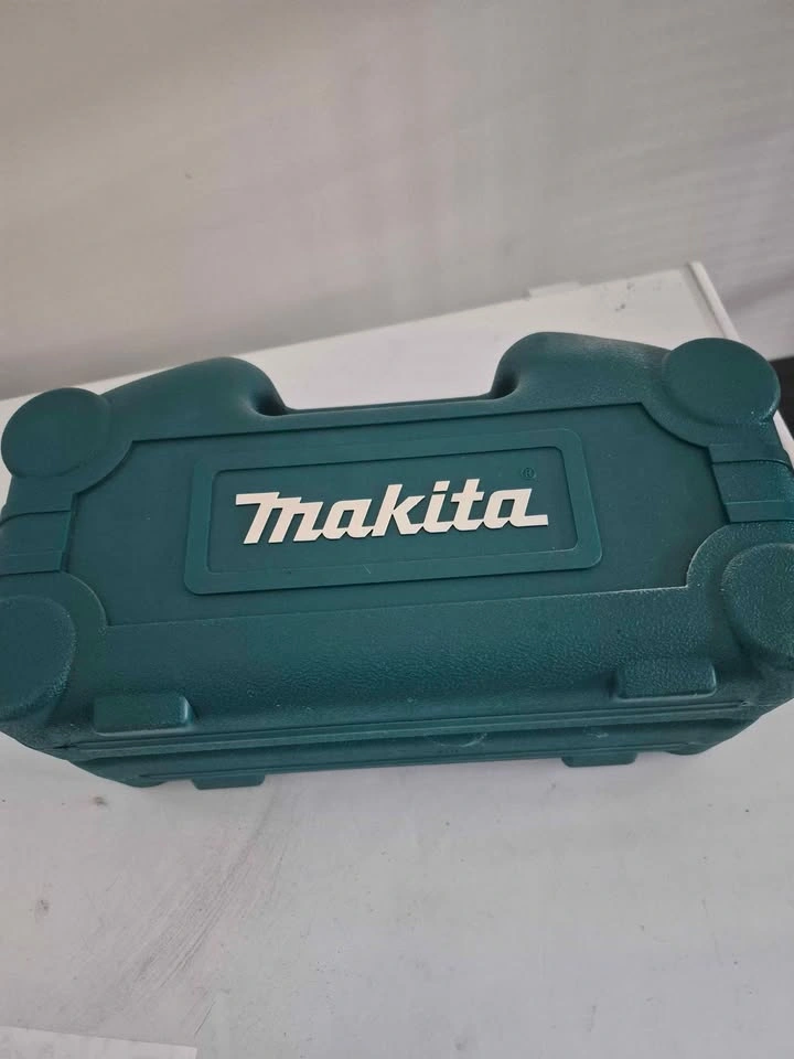 Makita Cordless Screwdriver / Driver Kit with Bit Set & Hard Cas - photo 2