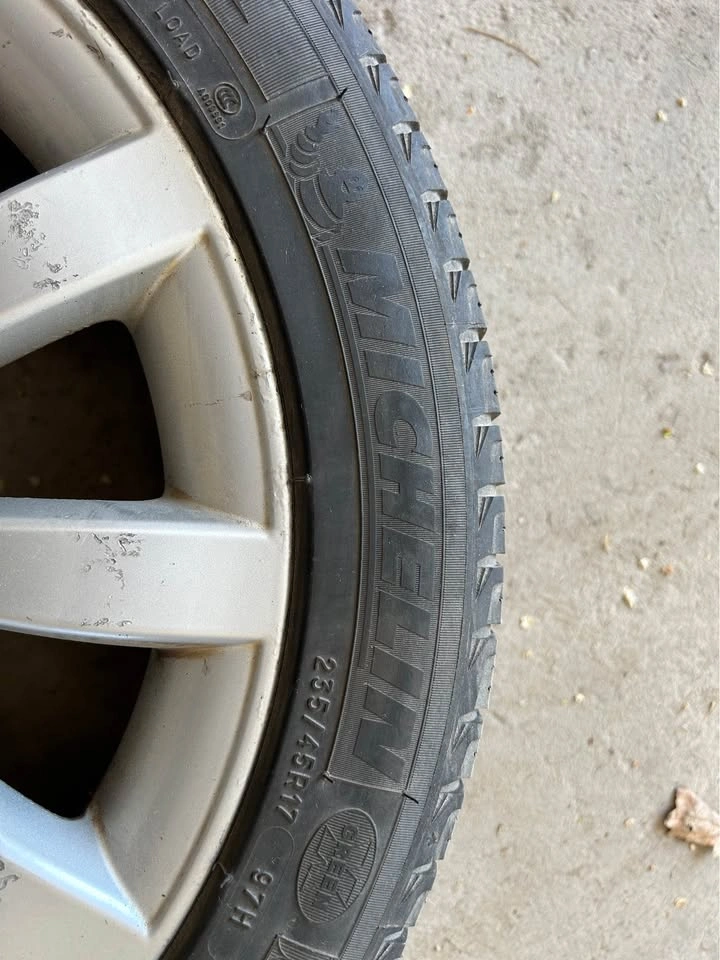 Mercedes Rims with 235/45R17 Michelin Tires - photo 4