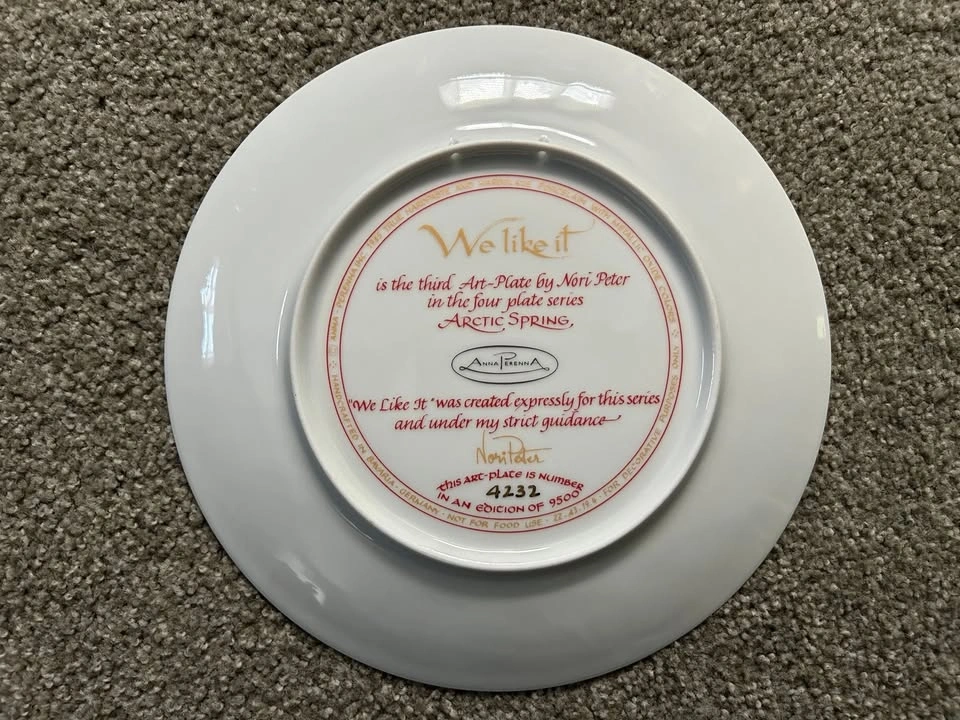 Nori Peter "We Like It" Arctic Spring Collector Plate - photo 2