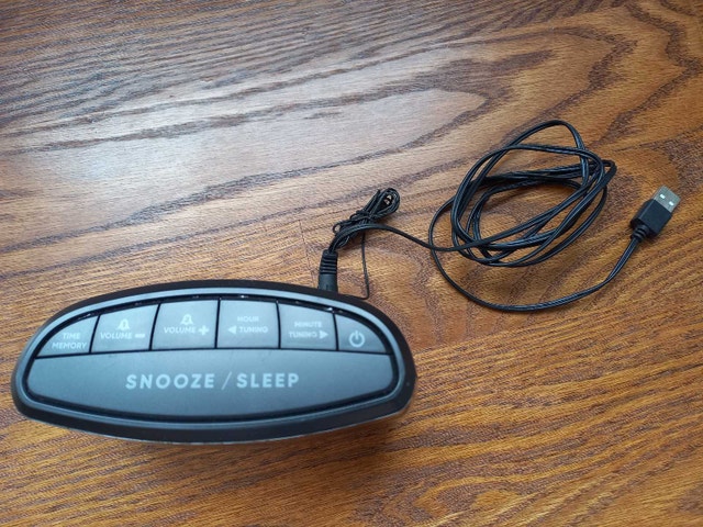 1.4" Red LED FM radio Clock 2 USB charging - photo 2