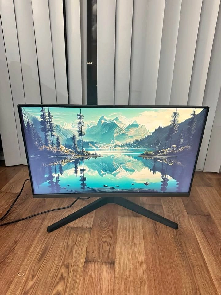 Samsung 27” IPS Monitor – 100Hz – HDMI/DP – Like New
