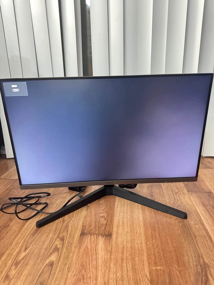 Samsung 27” IPS Monitor – 100Hz – HDMI/DP – Like New - photo 2