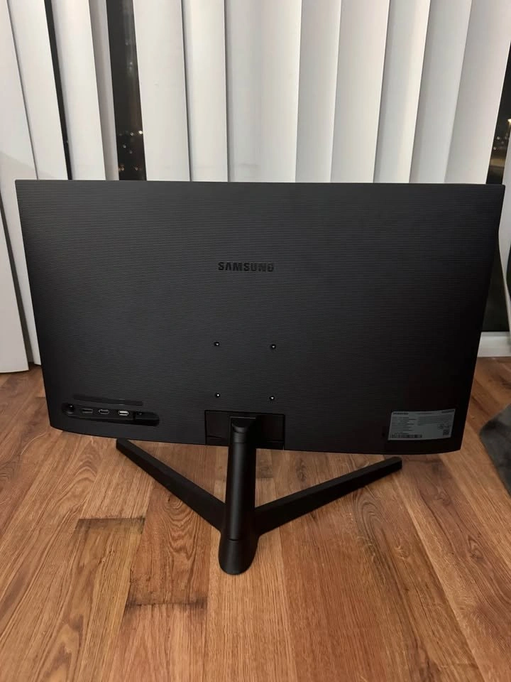Samsung 27” IPS Monitor – 100Hz – HDMI/DP – Like New - photo 3