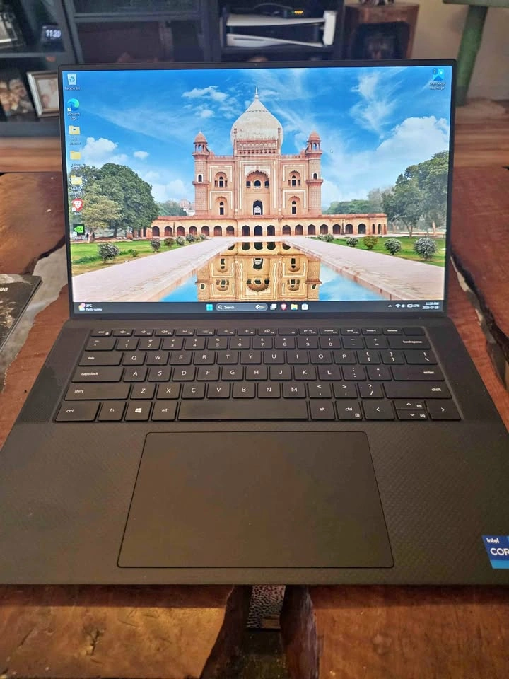 Dell XPS 15 Rtx 3050 24gb ram