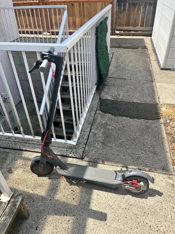 Electric scooter 350W with new battery, folding e-bike