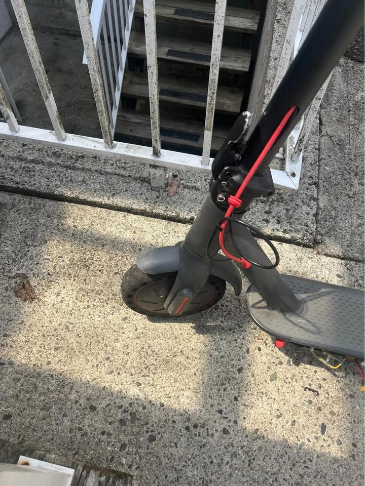 Electric scooter 350W with new battery, folding e-bike - photo 3