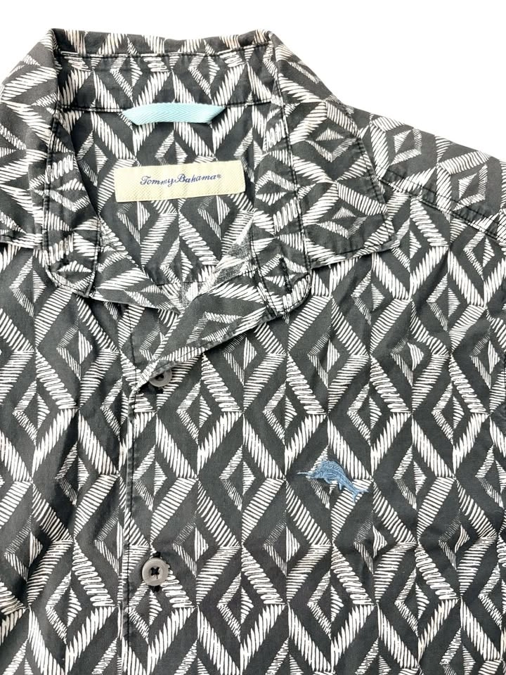 Tommy Bahama Men's Gray Geometric Diamond Print Camp Shirt - photo 2