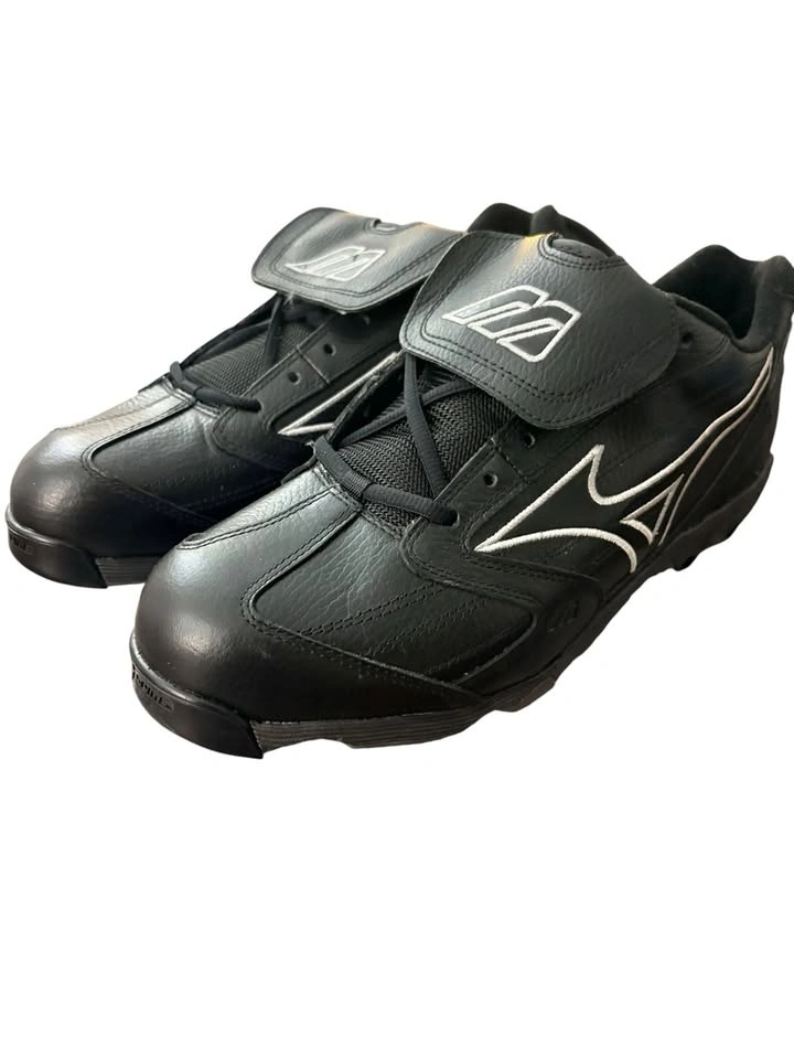 Mizuno 9-Spike Classic G4 Low Metal Baseball Cleats, Black