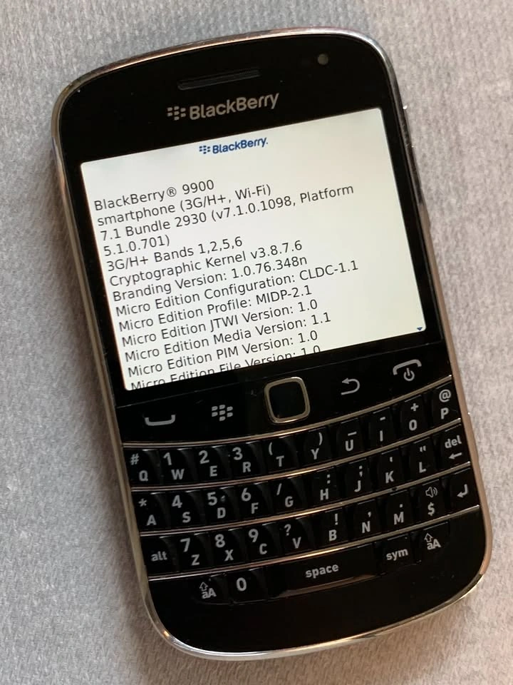 Mobile Cellphone BlackBerry Bold 9900 GSM/3G - photo 3