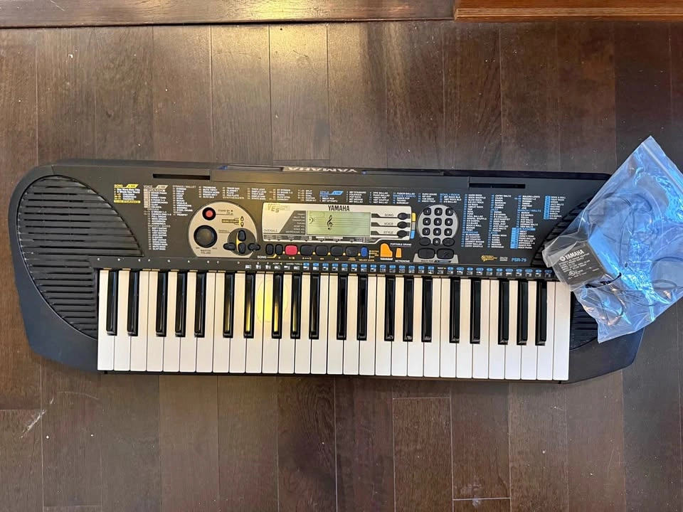YAMAHA PSR-79 49 Key Portable Keyboard