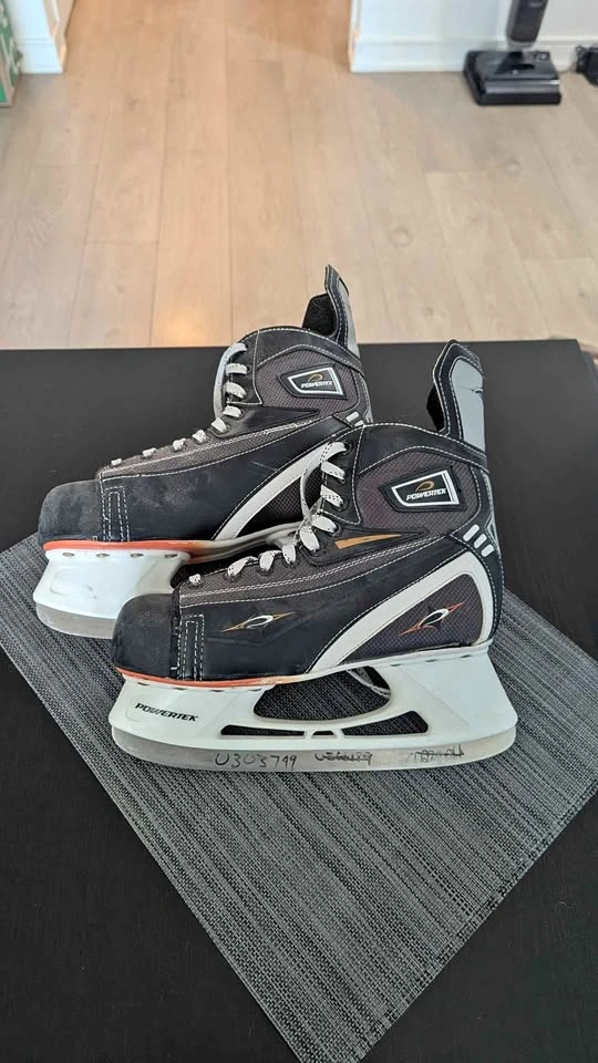 Hockey Skates Size 6