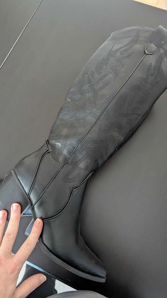 Black Cowboy Boots size 8.5 - photo 3