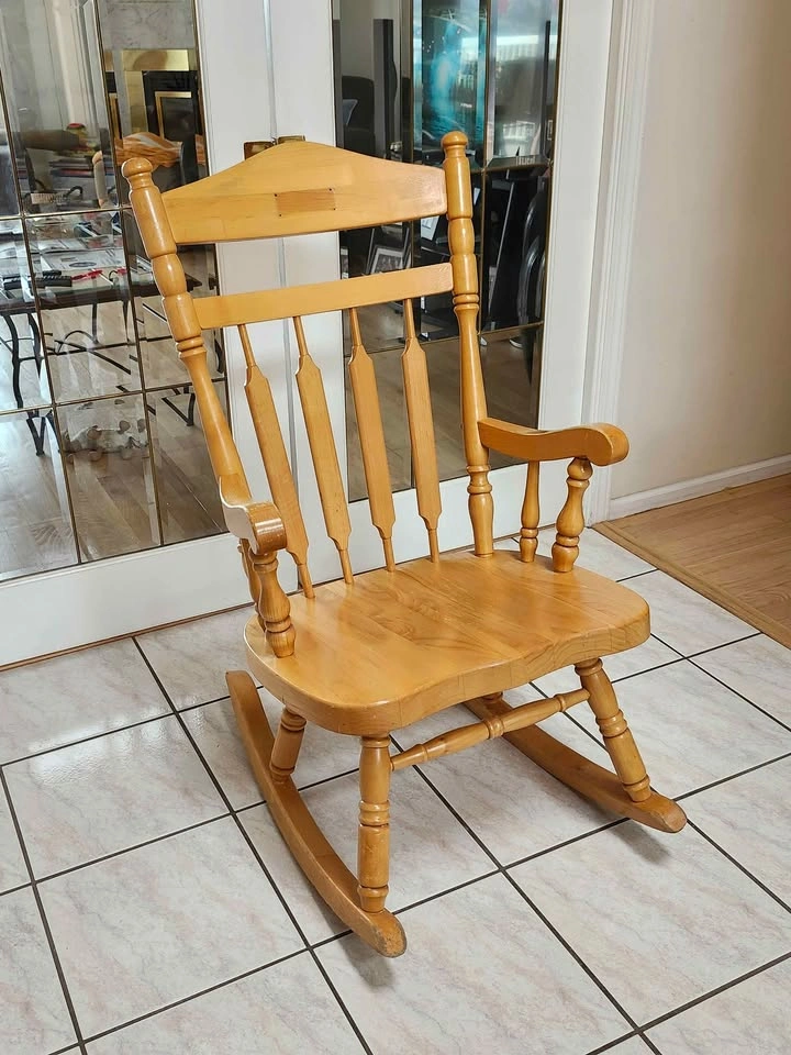 Solid Wood Rocking Chair - photo 2