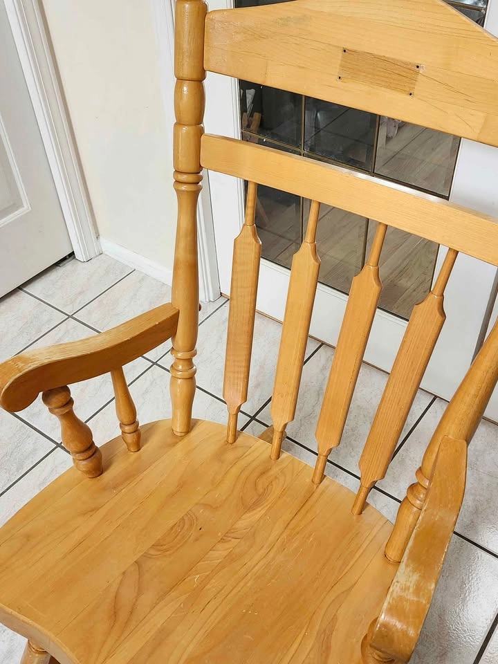 Solid Wood Rocking Chair - photo 3