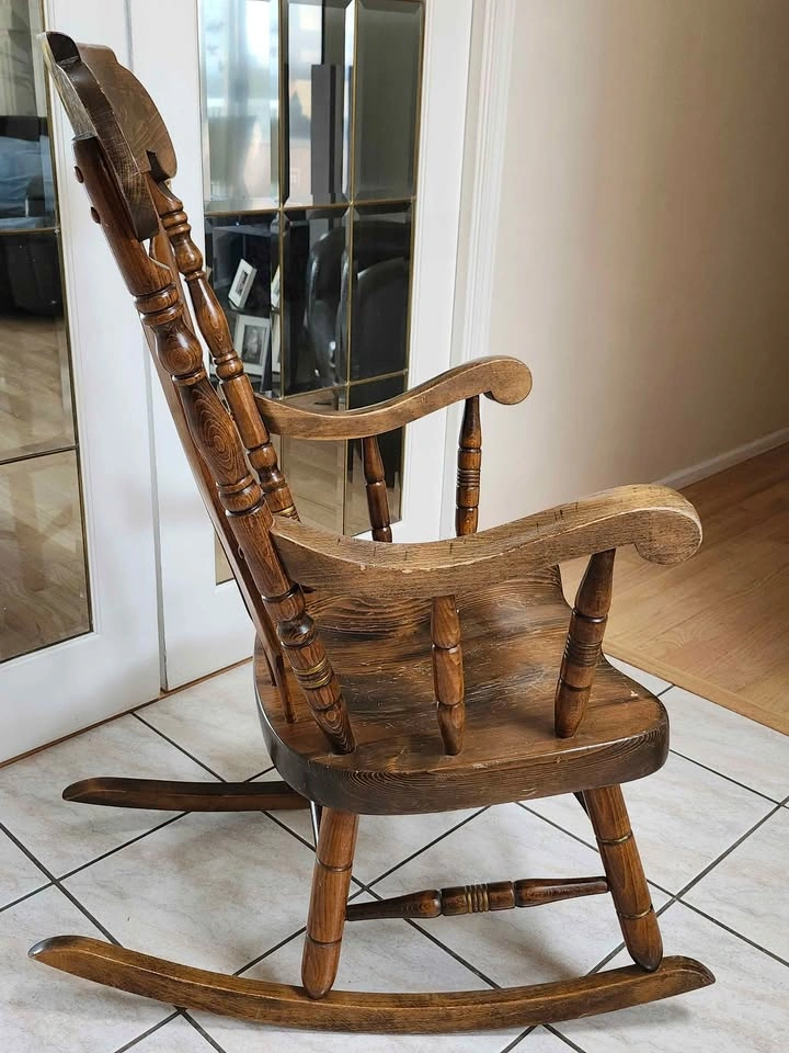 Solid Wood Rocking Chair - photo 2