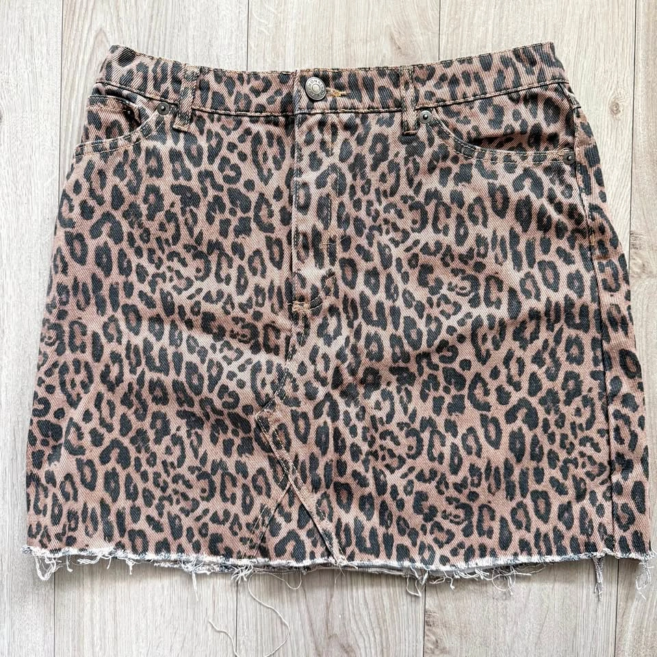 Monki Leopard Print Denim Mini Skirt Size Medium