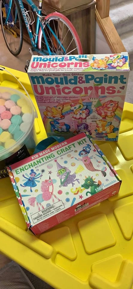 Kids Craft Kits & Sidewalk Chalk Bundle