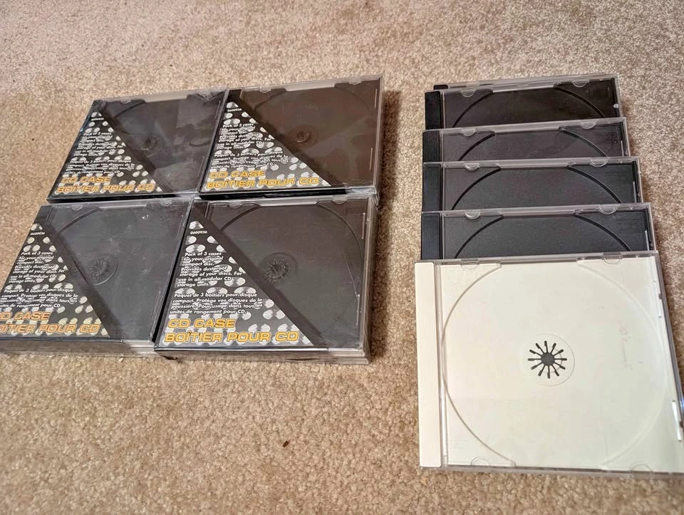 Lot of 18 Empty Standard CD Jewel Cases