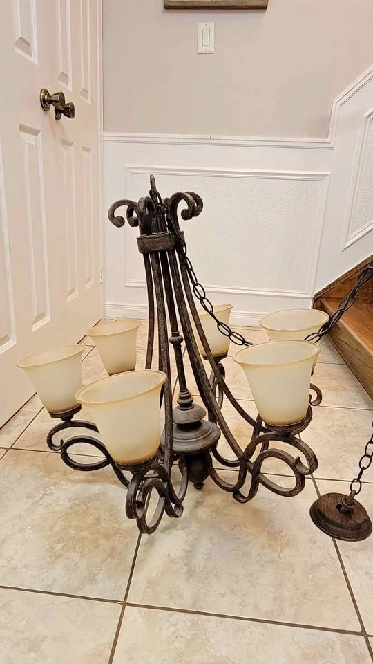 Ceiling light fixture chandelier
