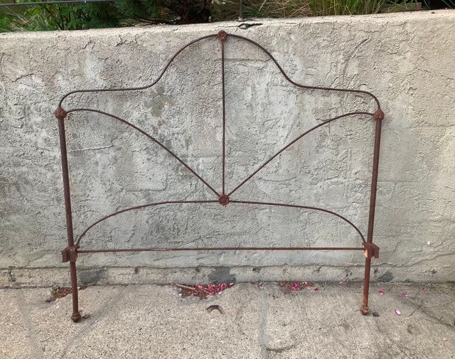 Antique Iron Bed Frame – Headboard & Footboard - photo 2