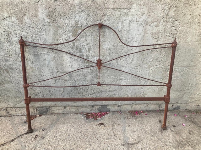 Antique Iron Bed Frame – Headboard & Footboard - photo 3