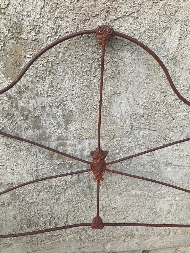 Antique Iron Bed Frame – Headboard & Footboard - photo 4